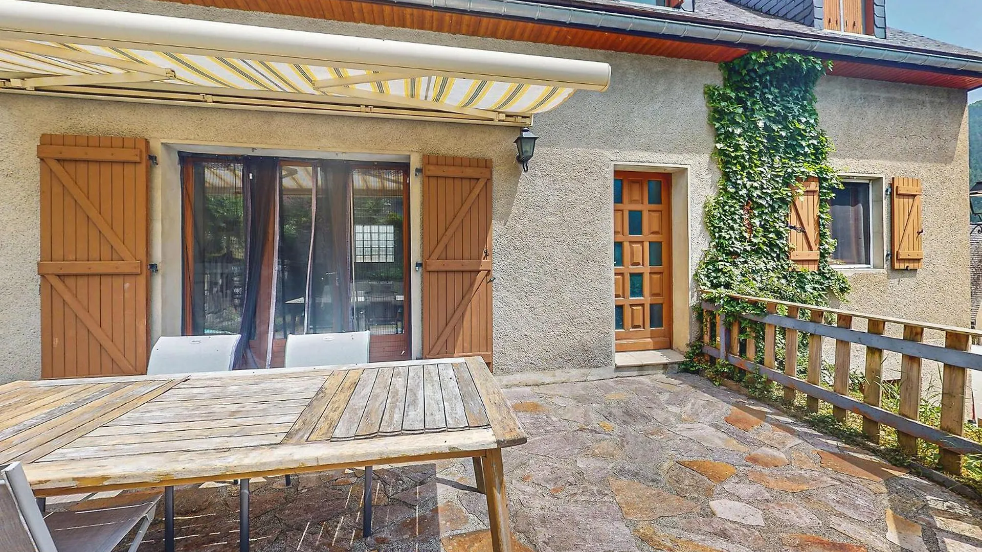 Vakantiehuis Maison Vue Sur Les Montagnes Aulon  Frankrijk